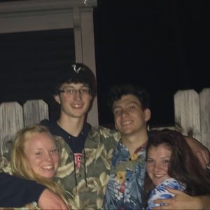 Meet your Posher, Christian